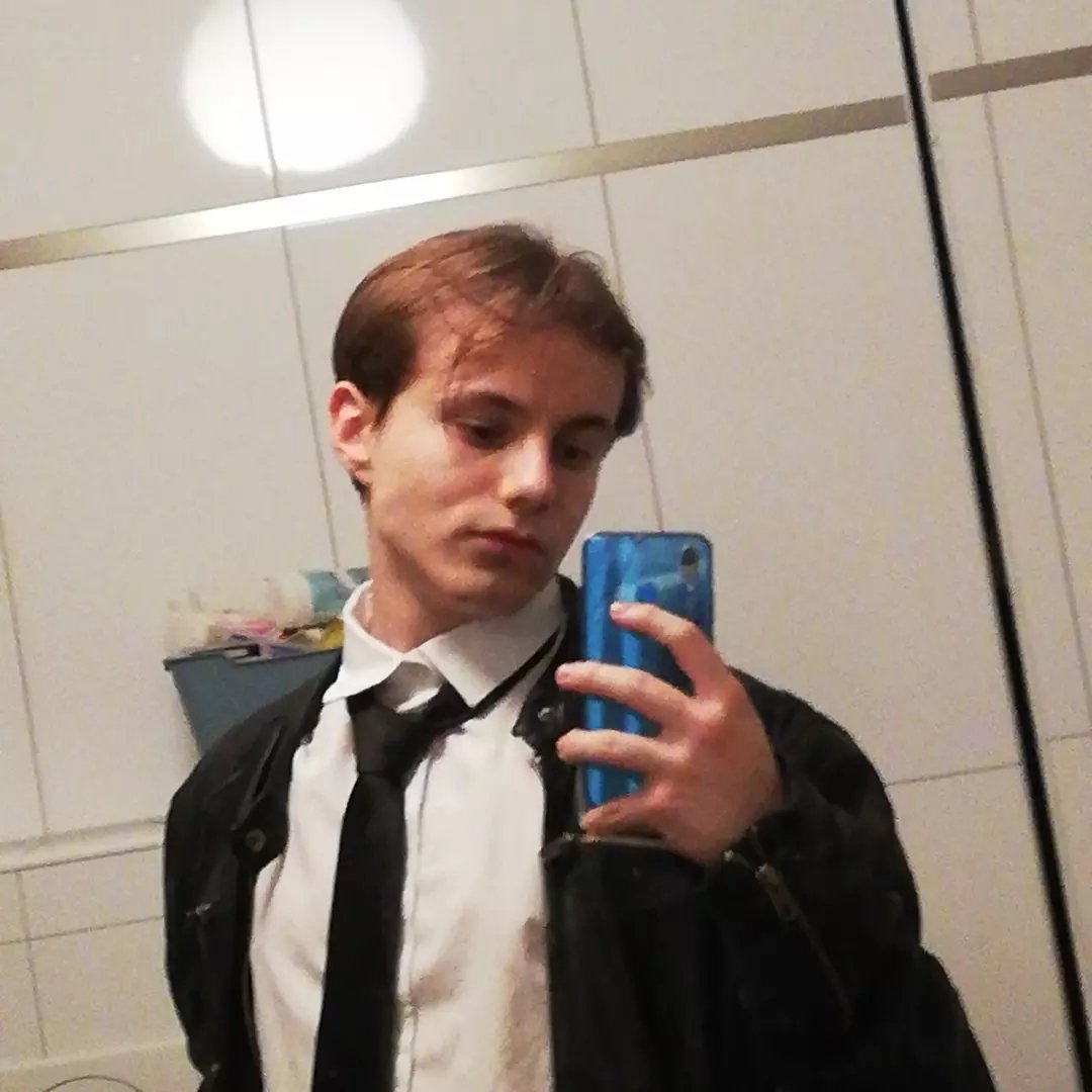 Maximilian K.